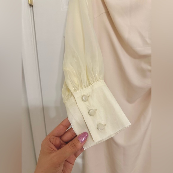 LICHI DRESS. MEDIUM. CREAM. Worn once. Medium is like small. Price is negotiable - Picture 9 of 10